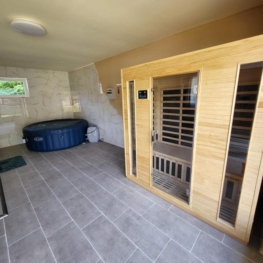 White Luxury Cottage- Matrai Vadaszhaz 4 Apartment Matraterenye