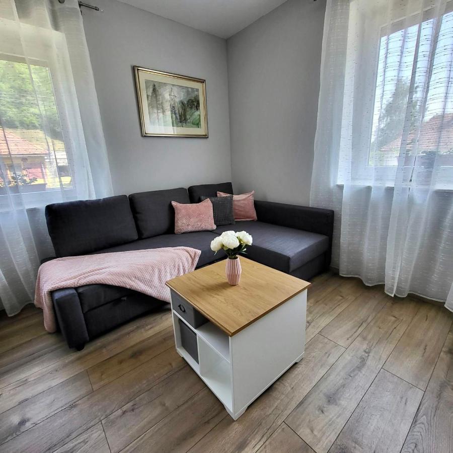 White Luxury Cottage- Matrai Vadaszhaz 4 Apartment *